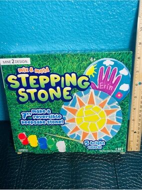 NEW Mix & Mold Stepping Stone Kit - Make 2 Designs on One 7” Stone!